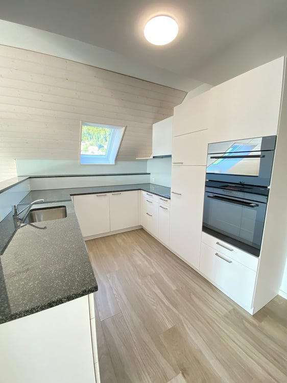 Grosszügige 4.5-Zimmer-Dachwohnung mit Aussicht in Holderbank 4