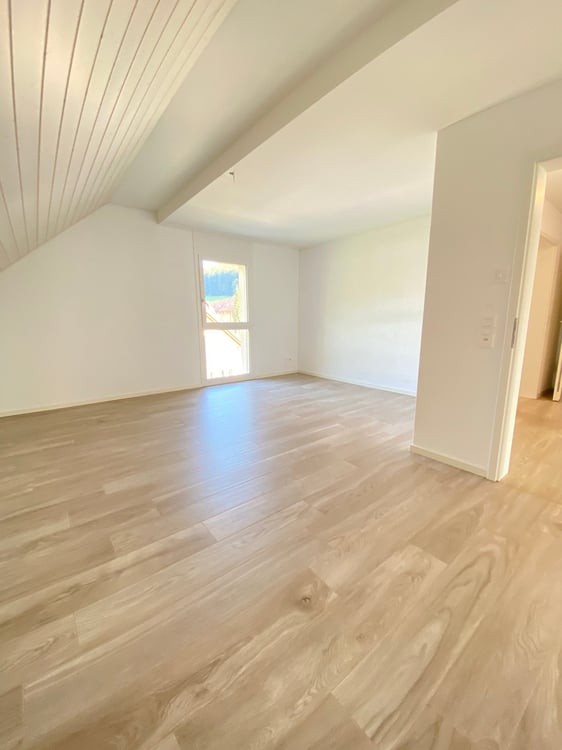 Grosszügige 4.5-Zimmer-Dachwohnung mit Aussicht in Holderbank 9