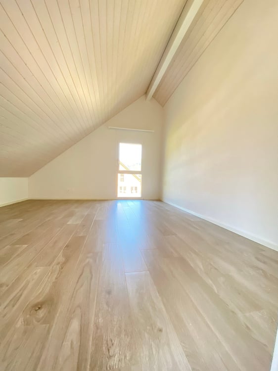 Grosszügige 4.5-Zimmer-Dachwohnung mit Aussicht in Holderbank 5