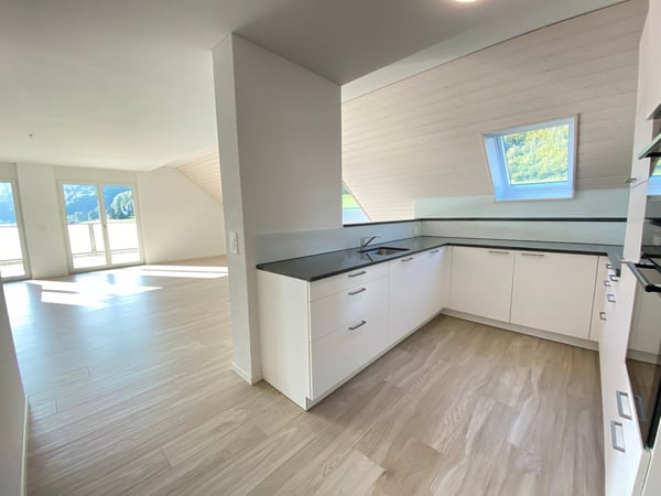 Grosszügige 4.5-Zimmer-Dachwohnung mit Aussicht in Holderbank 3