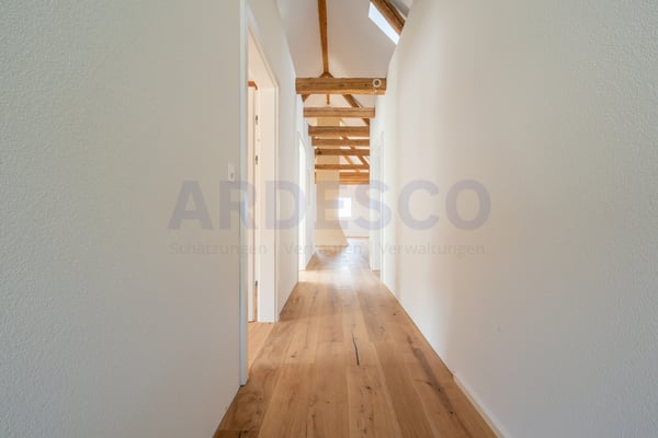 Dachwohnung mit Charme! 8