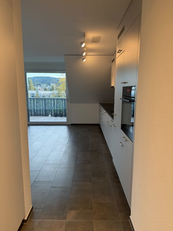 Moderne 3.5-Zimmer-Wohnung in Unterengstringen – sofort verfügbar 2