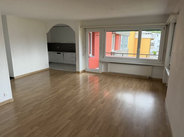 Grosszügige 4.5 Zimmer-Wohnung, im Quartier