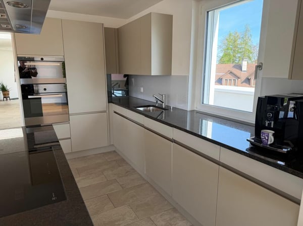 Grosszügige, moderne 4.5 Zimmer Attikawohnung 11