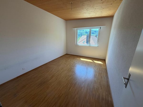 Dachgeschosswohnung, Garage, Kellerabteil 13