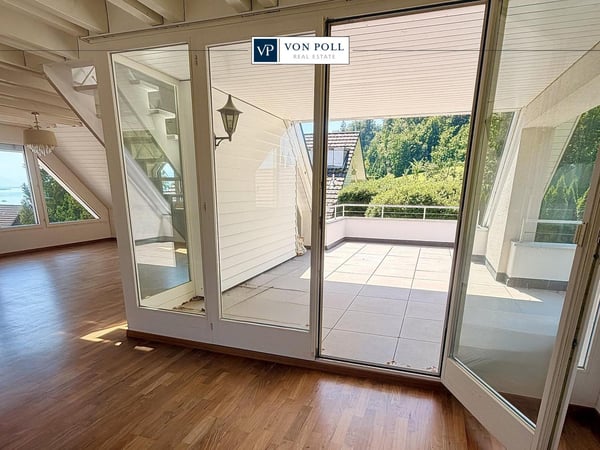 Gepflegte 6.5 Zimmer Maisonette-Wohnung mit 2 Terrassen und Teil-Seesi 1