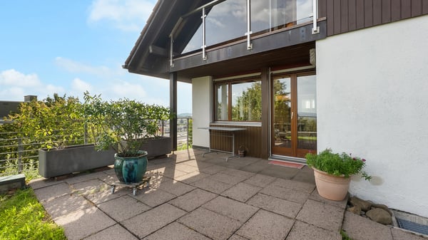 Freistehendes 5.5 Zimmer Einfamilienhaus mit grossem Garten, Seesicht 13
