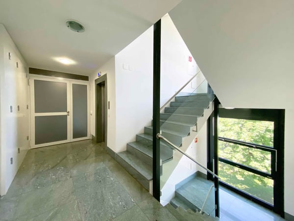 Affittasi da subito uffici con cucina e bagno disabili 11