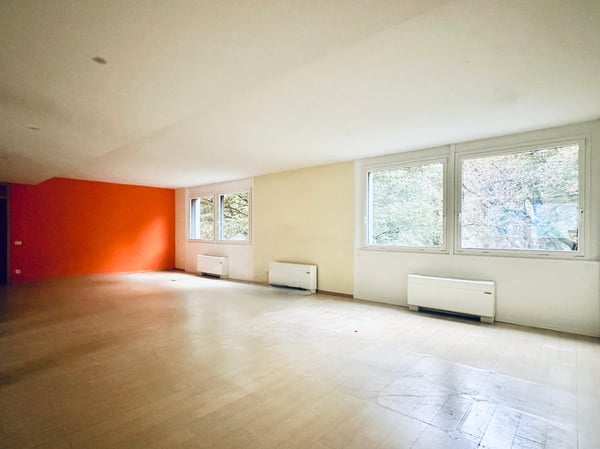 Affittasi da subito in posizione centrale uffici di 230m2 1