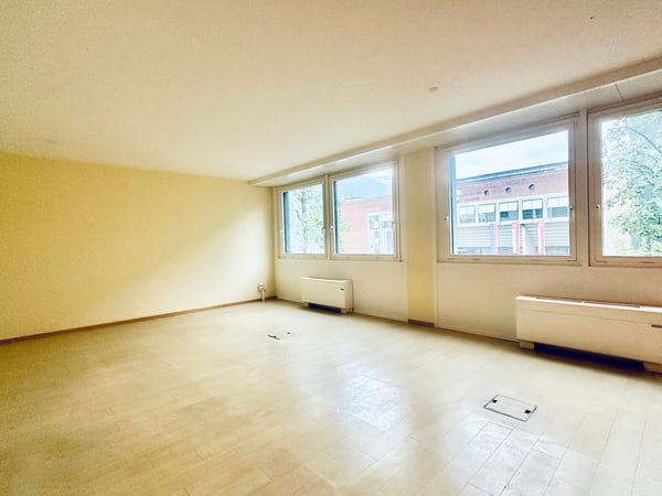 Affittasi da subito in posizione centrale uffici di 230m2 4