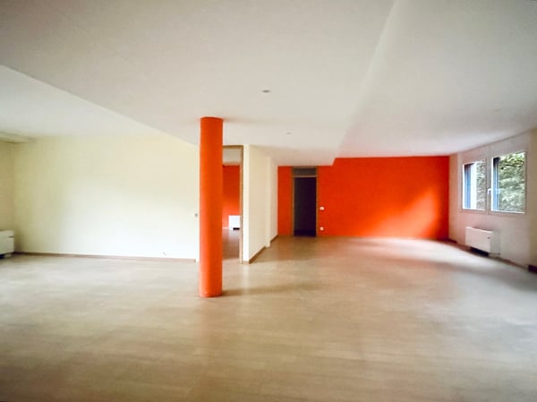 Affittasi da subito in posizione centrale uffici di 230m2 2