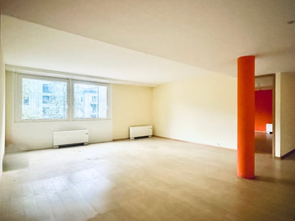 Affittasi da subito in posizione centrale uffici di 230m2 3