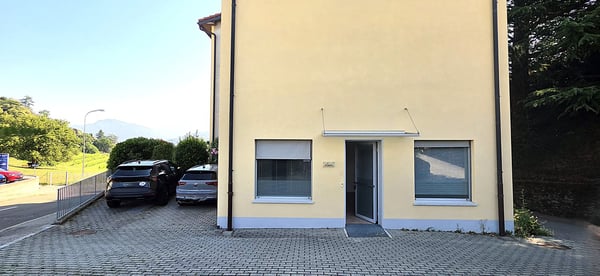 Breganzona: comodo ufficio/negozio con vetrine e 2 posteggi 7