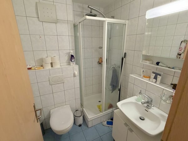 1 ½ Zimmer mit Balkon im 1. OG und 2 Tiefgaragenplätzen 6