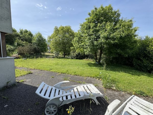 Villa mit Seesicht und mit separatem Bauland an sehr guter Lage. 8