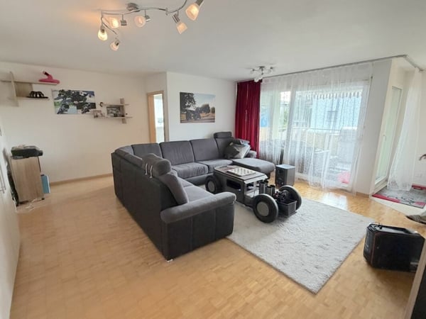 1 ½ Zimmer mit Balkon im 1. OG und 2 Tiefgaragenplätzen 4