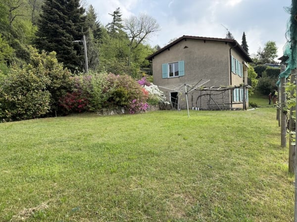 Haus mit Einliegerwohnung und Seesicht  Casa con appartamento indipendente e vista lago. 2
