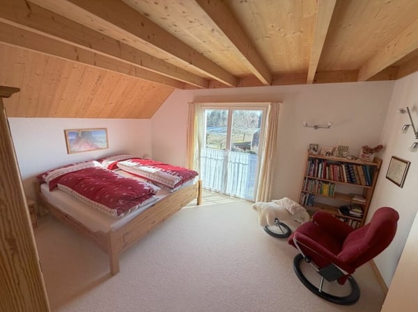 Einfamilienhaus mit separatem Eingang für Büro mit Toilette 8