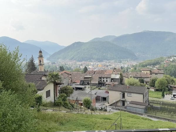 Haus mit Einliegerwohnung und Seesicht Casa con appartamento indipendente e vista lago. 5
