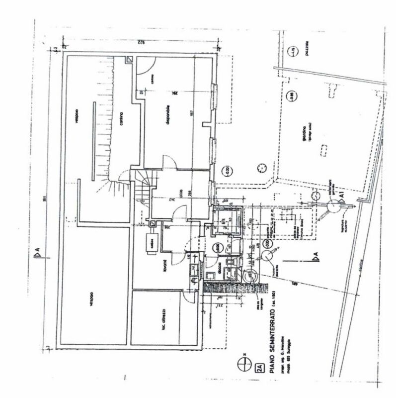 Grosses und privates EFH mit Lift und Grottino zu verkaufen   Vendesi interessante casa indipendente con ascensore e grottino.