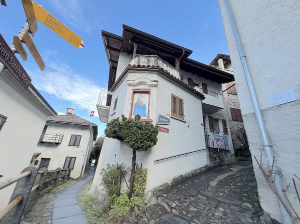 Ruhiges EFH 5 Zimmer mit Seesicht und vielen Kellern Tranquilla casa indipendente con 5 locali, vista lago e numerose cantine 1