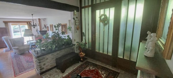 Grosses u. privates EFH mit Lift mit Grottino, Zweitwohnsitz! Ampia e prestigiosa casa unifamiliare privata con ascensore, grottino e possibilità di residenza secondaria. 12