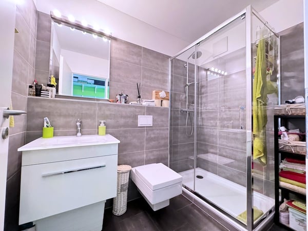 Luminoso appartamento di 2.5 locali con piscina e area wellness 9