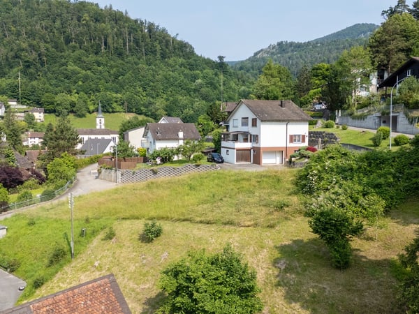 Grand terrain constructible de 1200 m2 3