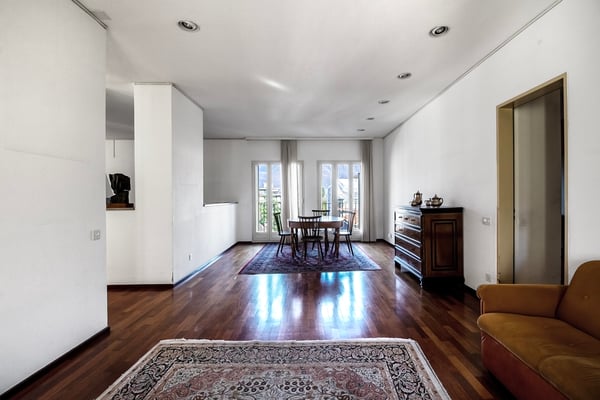 Un attico da reinventare: spazio, luce e potenziale nel cuore di Gi... 4