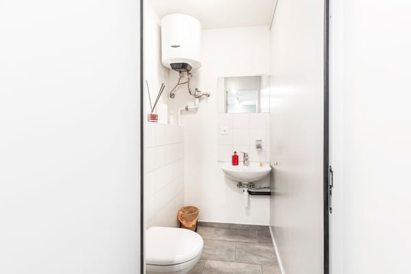 Renditegelegenheit: Zwei vermietete Geschäftsflächen 5