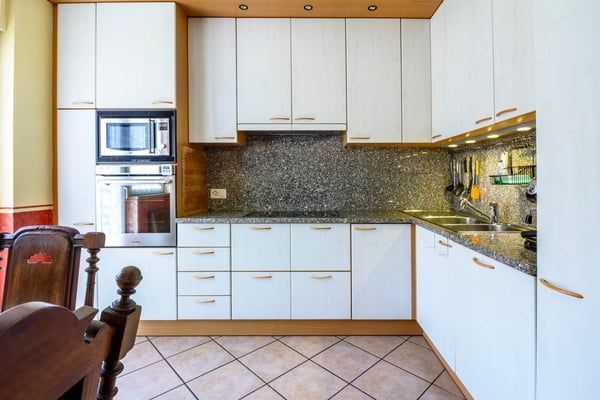 Luminosa casa unifamiliare con vista aperta sul verde 3