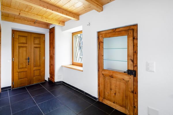 Autentica casa ticinese con finiture di pregio 2