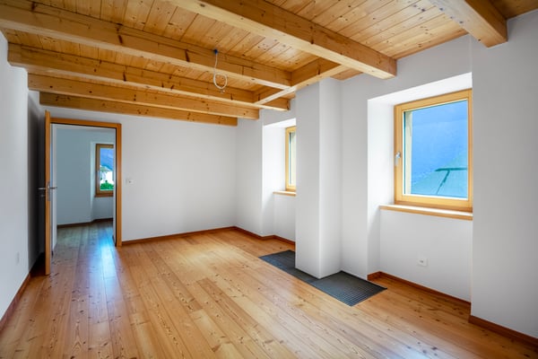 Autentica casa ticinese con finiture di pregio 11
