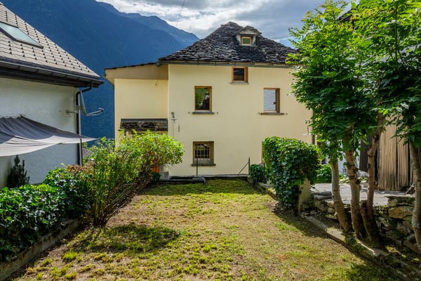 Autentica casa ticinese con finiture di pregio 1
