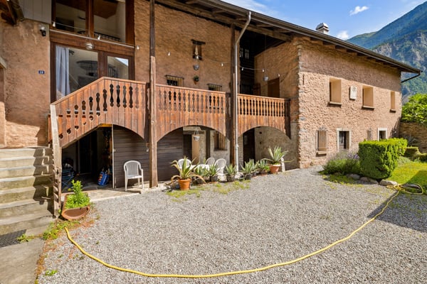 Villa mitoyenne avec appartement indépendant 2