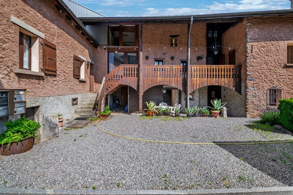 Villa mitoyenne avec appartement indépendant 1