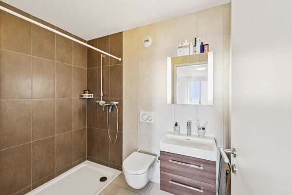 Opportunité à saisir pour cet appartement traversant de 1.5 pièces 9