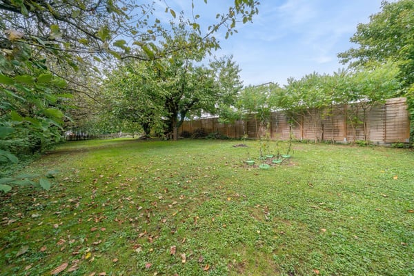 Maison de trois appartements avec terrain constructible 5