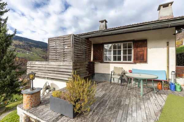 An sonniger und unverbaubarer Aussichtslage 9