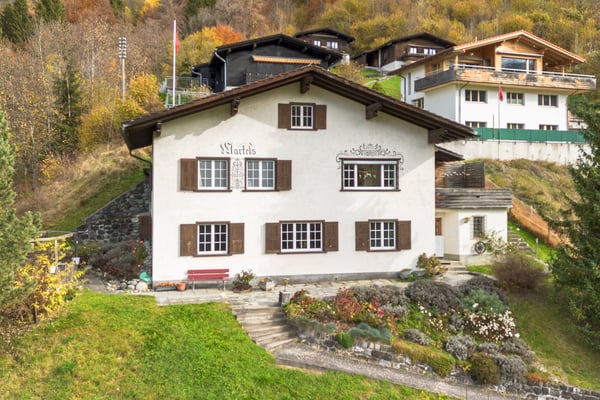 An sonniger und unverbaubarer Aussichtslage 2