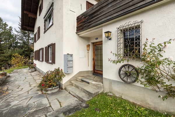 An sonniger und unverbaubarer Aussichtslage 3