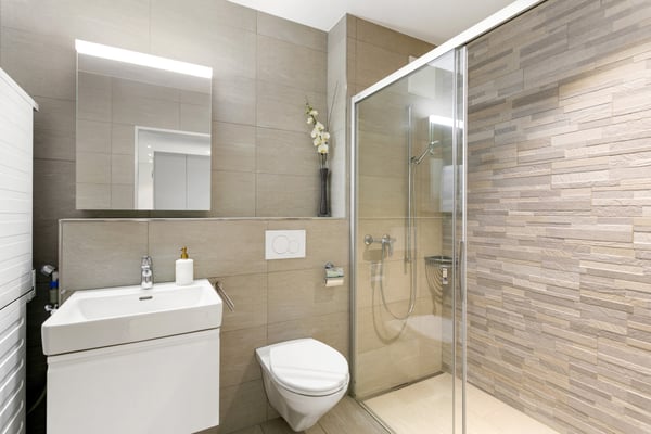 Komfort und Licht: Neuwertige Wohnung an Toplage 4