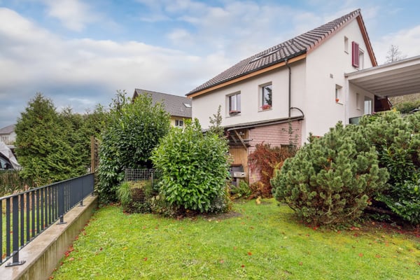 Gepflegtes Familienparadies an idealer Lage 2