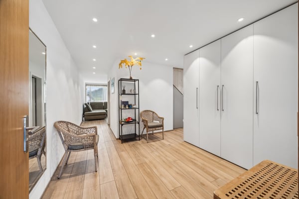 Neuwertige, grosszügige Ruheoase auf zwei Etagen 2