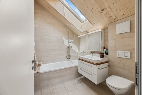 Neuwertige, grosszügige Ruheoase auf zwei Etagen 8