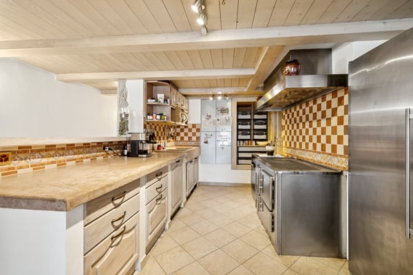 Charmante et spacieuse maison de ville, entièrement rénovée. 4