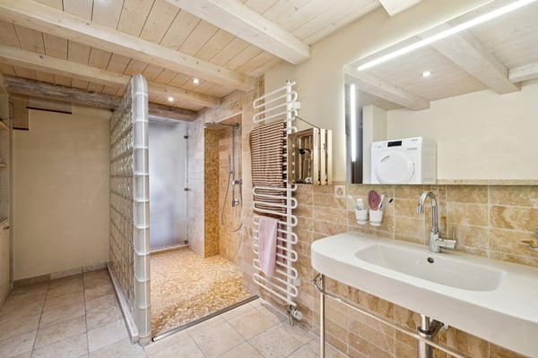 Charmante et spacieuse maison de ville, entièrement rénovée. 8