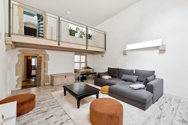 Charmante et spacieuse maison de ville, entièrement rénovée. 1