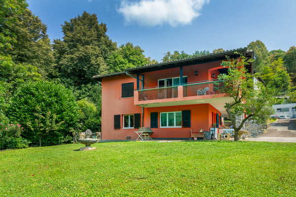 Investire subito: casa con tre appartamenti 1