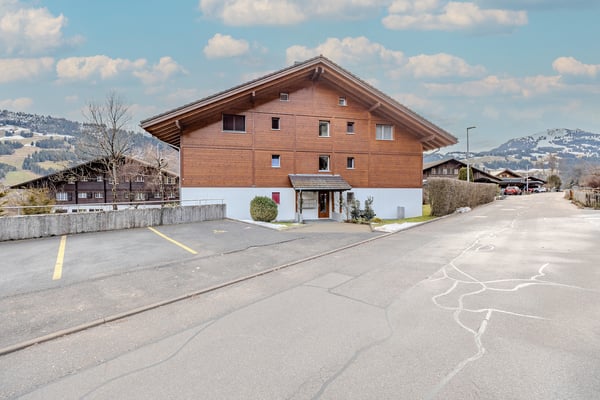 Grosszügige, elegante Wohnung mit herrlicher Aussicht 2